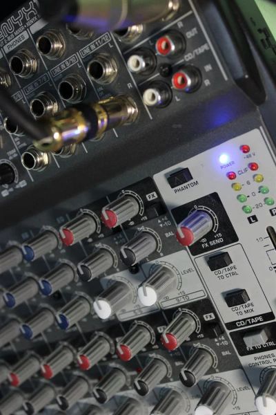 Лот: 3166431. Фото: 1. Behringer Xenyx 1202. Микшеры, предусилители, микрофонные эффекты