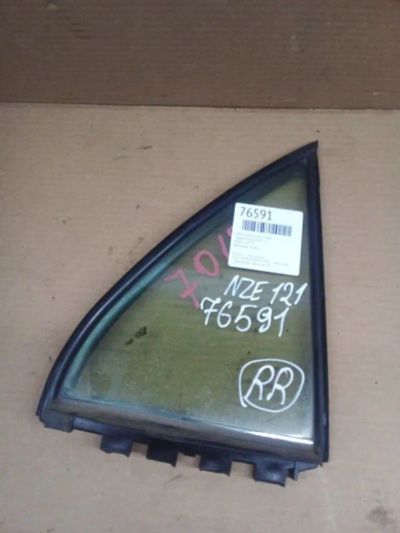 Лот: 21404168. Фото: 1. стекло двери Toyota Corolla NZE121. Двигатель и элементы двигателя