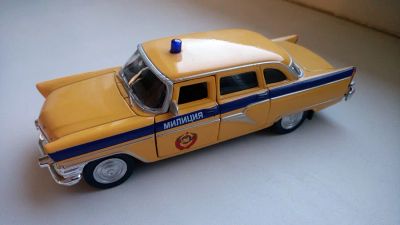 Лот: 8027924. Фото: 1. Чайка ГАЗ-13 милиция. Автомоделизм