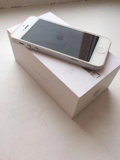 Лот: 8559176. Фото: 1. Iphone 5 32Gb белый. Смартфоны