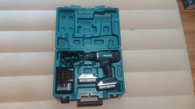Лот: 20601502. Фото: 1. Аккумуляторный шуруповерт makita... Электроинструмент