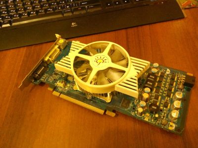 Лот: 5043752. Фото: 1. Видеокарта GeForce 9800GT 512... Видеокарты