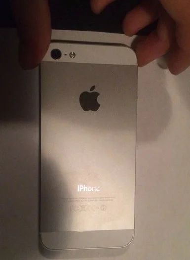 Лот: 6054625. Фото: 1. iPhone 5 silver 16 gb. Смартфоны