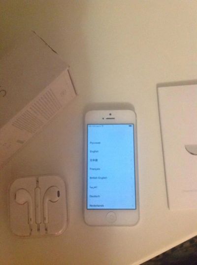 Лот: 4865320. Фото: 1. iPhone 5 16gb White. Смартфоны