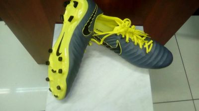 Лот: 15934783. Фото: 1. Бутсы размер 46 Nike из натуральной... Кеды, кроссовки, слипоны