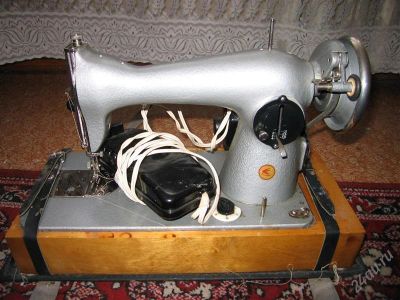 Лот: 2594445. Фото: 1. Швейная машинка. Швейная, вязальная