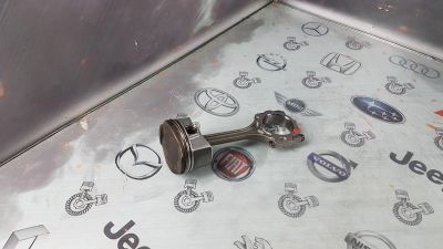 Лот: 23586589. Фото: 1. Поршень с шатуном Toyota RAV-4... Двигатель и элементы двигателя