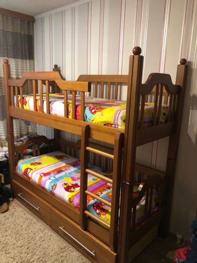 Лот: 16393921. Фото: 1. 2х ярусная кровать из массива... Детские кровати и кроватки