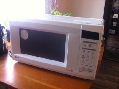 Лот: 7502040. Фото: 1. Микроволновка LG. Микроволновки, мини-печи