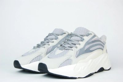 Лот: 16848331. Фото: 1. Кроссовки Adidas Yeezy Boost 700... Кеды, кроссовки, слипоны
