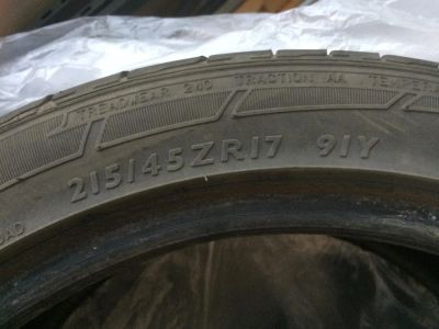 Лот: 9574942. Фото: 1. Летняя резина Dunlop 215/45 ZR17... Шины