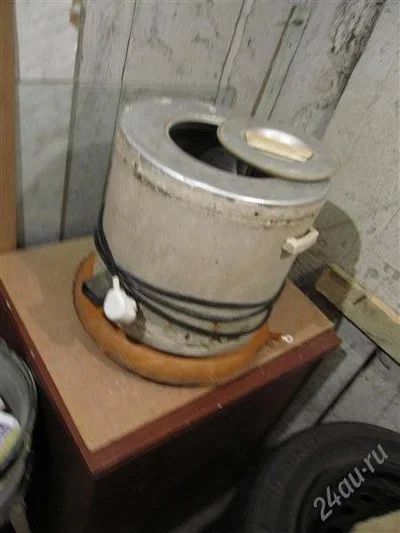 Лот: 1049747. Фото: 1. Электродвигатель от центрифуги... Стиральные машины