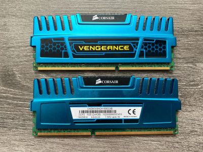 Лот: 16471370. Фото: 1. Corsair Vengeance CMZ8GX3M2A1600C9B... Оперативная память