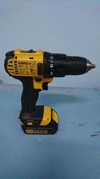 Лот: 10979969. Фото: 1. DeWALT DCD730C2. Электроинструмент