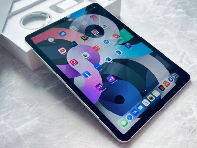 Лот: 20520057. Фото: 1. iPad Air 4 64Gb Silver Wi-Fi+Cellular... Планшеты