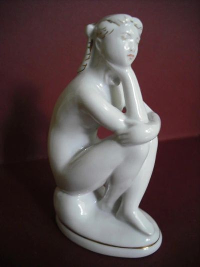 Лот: 6597012. Фото: 1. фарфоровая статуэтка Нимфа. Фарфор, керамика