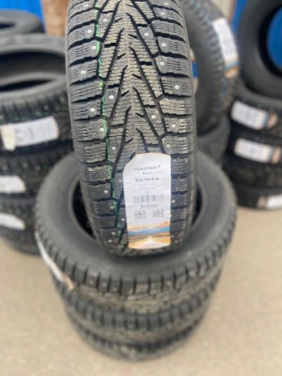 Лот: 20939459. Фото: 1. Зимняя резина 225/55 R-18 " Nokian... Шины