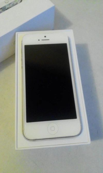 Лот: 6878289. Фото: 1. Iphone 5 16 Gb. Смартфоны