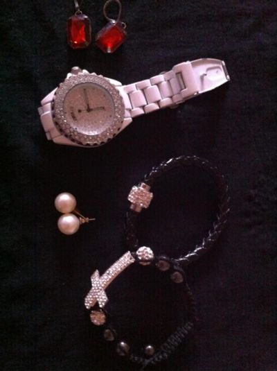 Лот: 7310454. Фото: 1. набор бижутерии. Браслеты