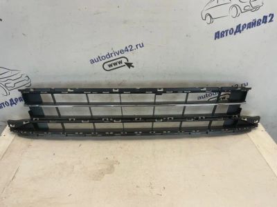 Лот: 24627413. Фото: 1. решетка в бампер Volkswagen Passat... Двигатель и элементы двигателя