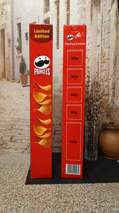 Лот: 21171357. Фото: 1. Чипсы Pringles в подарочной упаковке. Другое (продукты)