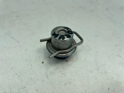 Лот: 22988791. Фото: 1. регулятор давления топлива Ford... Двигатель и элементы двигателя