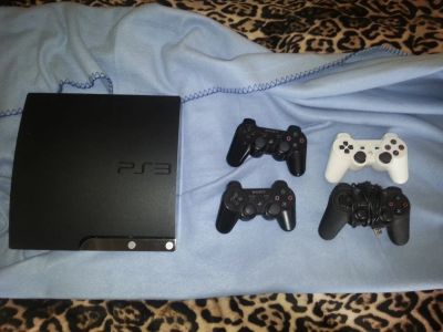 Лот: 4538719. Фото: 1. Ps3 slim 320 gb + 4 джойстика... Игровые приставки, консоли