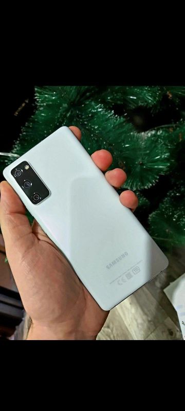 Лот: 16999278. Фото: 1. Samsung galaxy s20 fe. Смартфоны