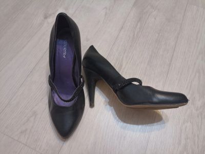 Лот: 21429799. Фото: 1. Туфли 38р с 1 рубля. Туфли
