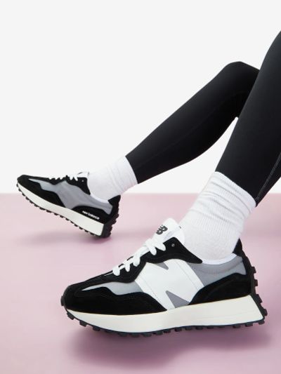 Лот: 24307318. Фото: 1. Кроссовки New Balance 327, Черный. Кеды, кроссовки, слипоны