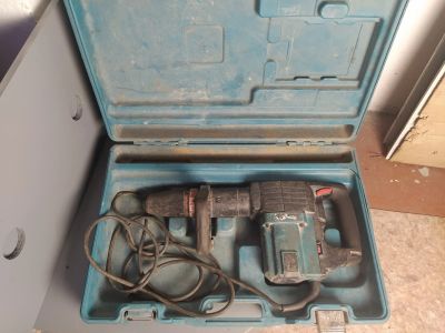 Лот: 17027150. Фото: 1. Отбойный молоток Makita 1202C. Электроинструмент