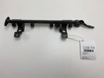 Лот: 20377708. Фото: 1. Рейка топливная Mazda Familia... Топливная система