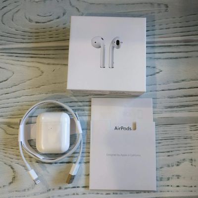 Лот: 14728828. Фото: 1. AirPods 2 Беспроводные наушники... Наушники, гарнитуры