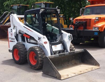 Лот: 19300486. Фото: 1. Услуги погрузчика Бобкат, Bobcat... Аренда спецтехники