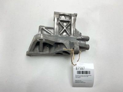 Лот: 22691334. Фото: 1. Кронштейн компрессора кондиционера... Другое (автозапчасти)