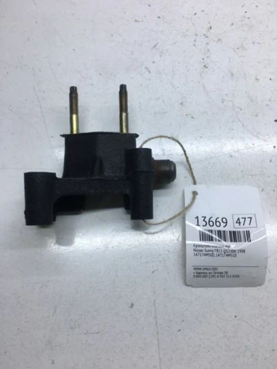 Лот: 20378237. Фото: 1. Кронштейн клапана EGR Nissan Sunny... Двигатель и элементы двигателя