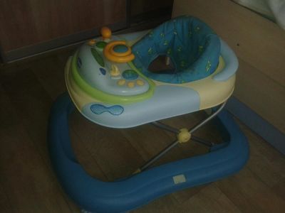 Лот: 4500603. Фото: 1. Ходунки с рулем и музыкой. Ходунки, прыгунки, качели