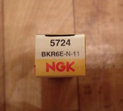 Лот: 10855449. Фото: 1. Свеча зажигания NGK 5724 (BKR6E-N-11... Двигатель и элементы двигателя