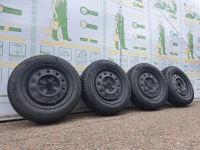 Лот: 25762822. Фото: 1. Комплект Оригинальных Заводских... Шины