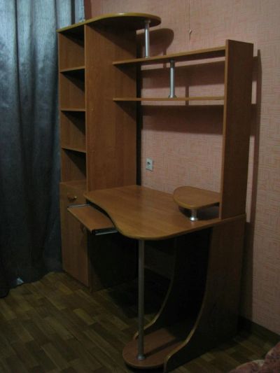 Лот: 7529714. Фото: 1. Стол компьютерный. Компьютерные и письменные столы