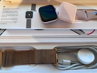 Лот: 19559611. Фото: 1. Apple Watch 4 44mm Rose Gold. Смарт-часы, фитнес-браслеты, аксессуары