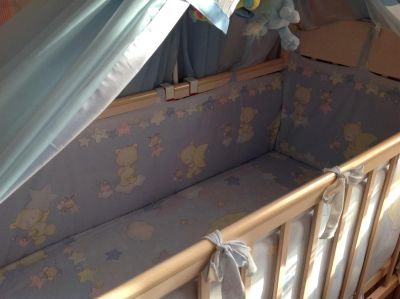 Лот: 3787933. Фото: 1. Продам комплект в кроватку красивый. Постельные принадлежности