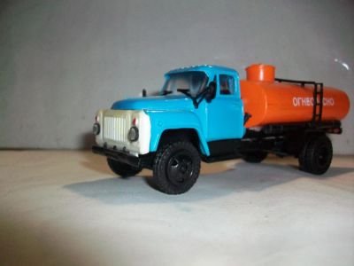 Лот: 8302703. Фото: 1. АЦ 4,2 (ГАЗ 53) Компаньён. Автомоделизм