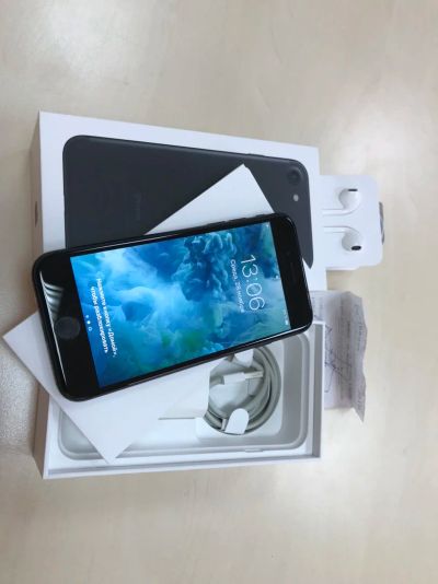 Лот: 12712194. Фото: 1. IPhone 7 32Gb. Смартфоны