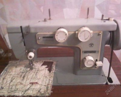 Лот: 861094. Фото: 1. машинка швейная Подольск 142. Швейная, вязальная