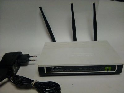 Лот: 17798953. Фото: 1. Роутер Tp-link TL-WA 901 ND +бонус... Маршрутизаторы (роутеры)