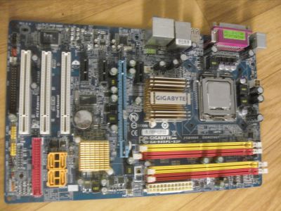 Лот: 6149825. Фото: 1. Материнская плата Gigabyte 775... Материнские платы
