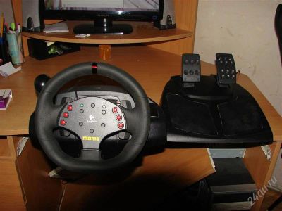 Лот: 1942230. Фото: 1. компьютерный игровой руль Logitech... Рули, джойстики