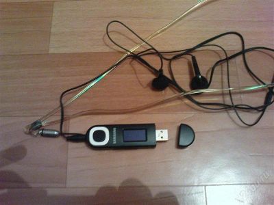Лот: 765895. Фото: 1. новая флешка-плеер Samsung YP-U5A... Плееры