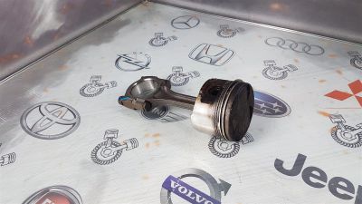 Лот: 23590416. Фото: 1. Поршень с шатуном Daihatsu Max... Двигатель и элементы двигателя